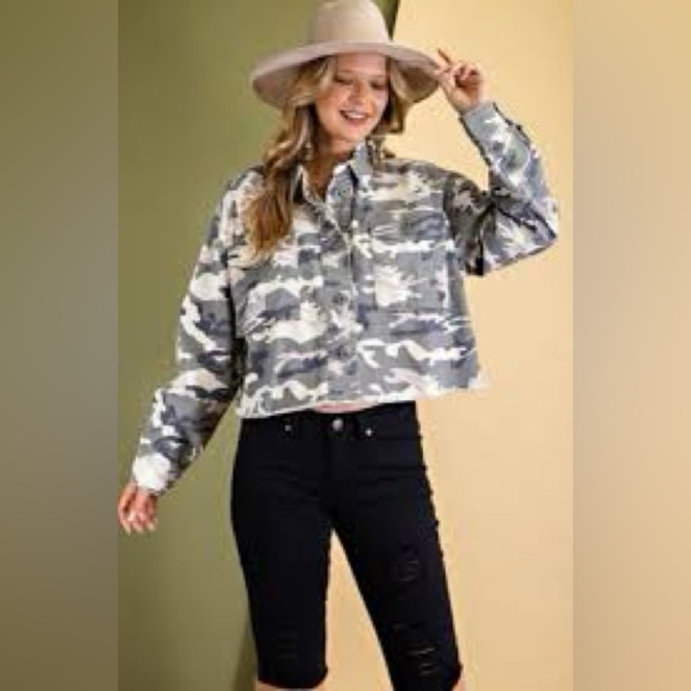 244 - Savanna Jane NWT Camouflage Utility Western Jacket w/ Rhinestones Size S-M